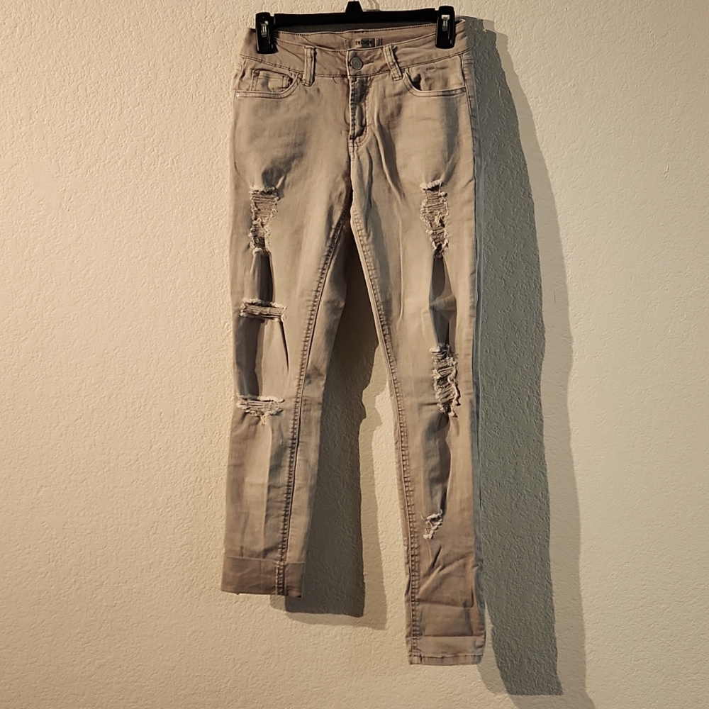 EUC Refuge Ripped Jeans